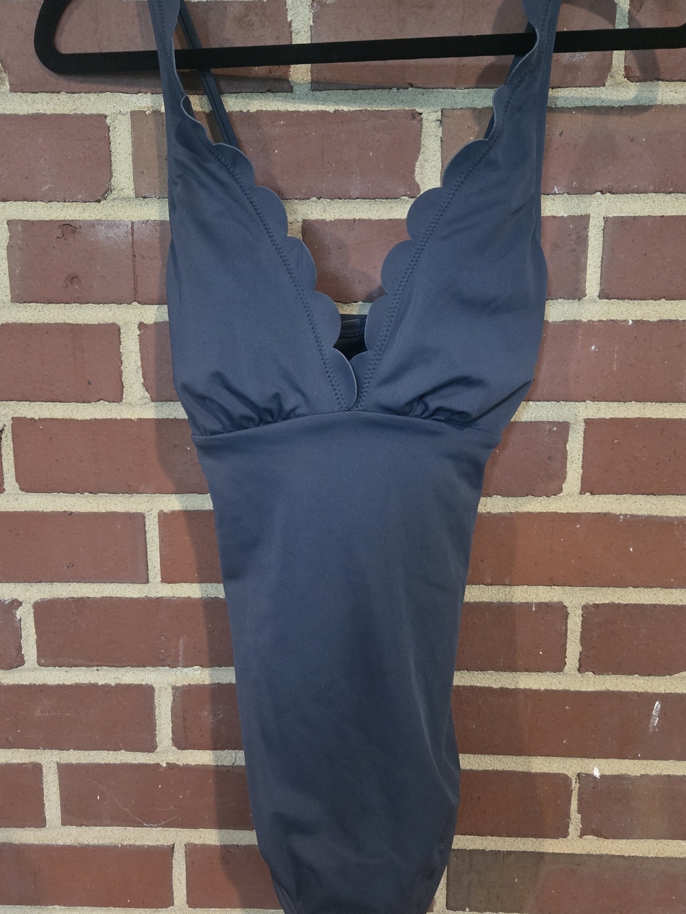 Shade & Shore Scallop Trim One Piece Swimsuit Gray Medium NWT - Picture 2 of 7